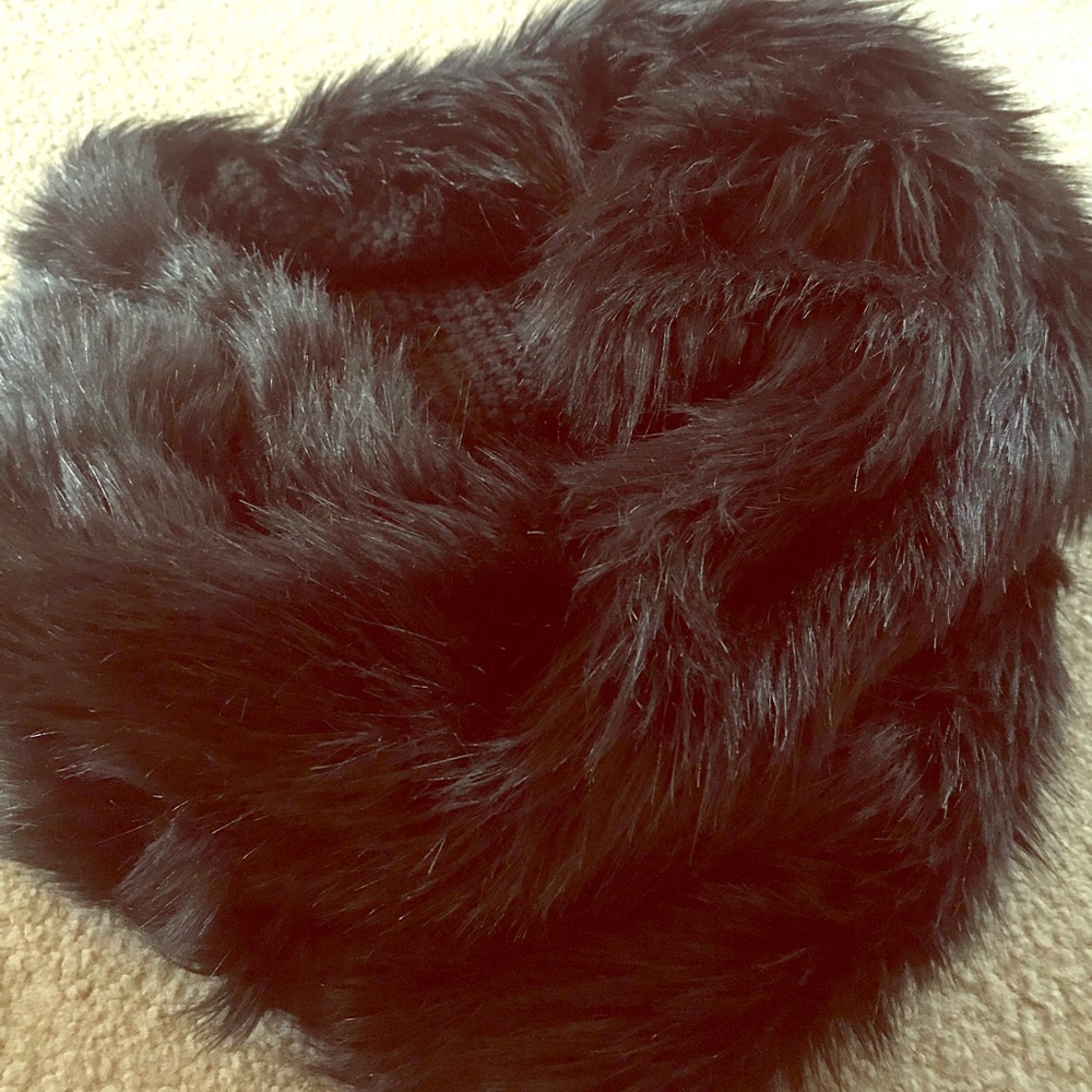 Faux fur collar